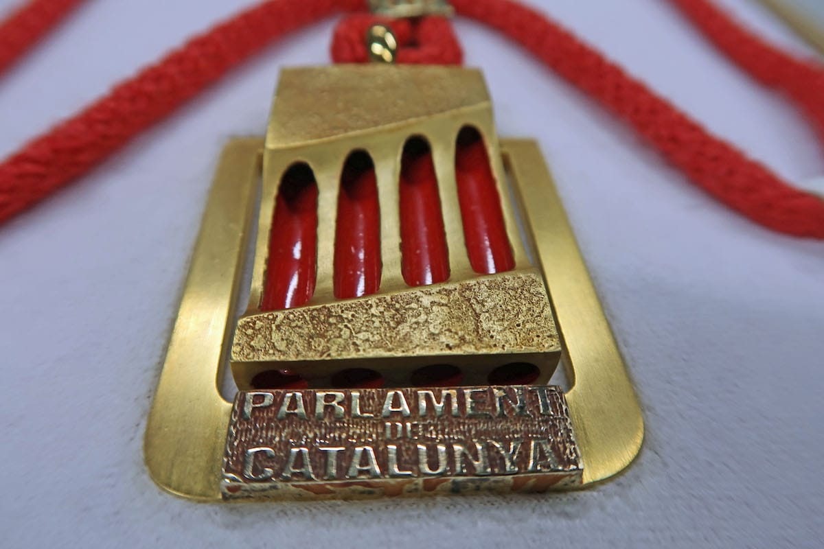 Medalla d’Or del Parlament, gràcies però…