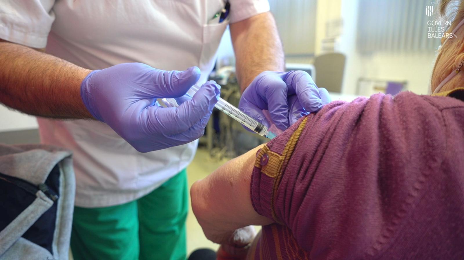 Infermeres de Catalunya discrepa de l’obertura de punts de vacunació massiva en lloc de dotar de recursos humans i materials la xarxa d’Atenció Primària de Catalunya