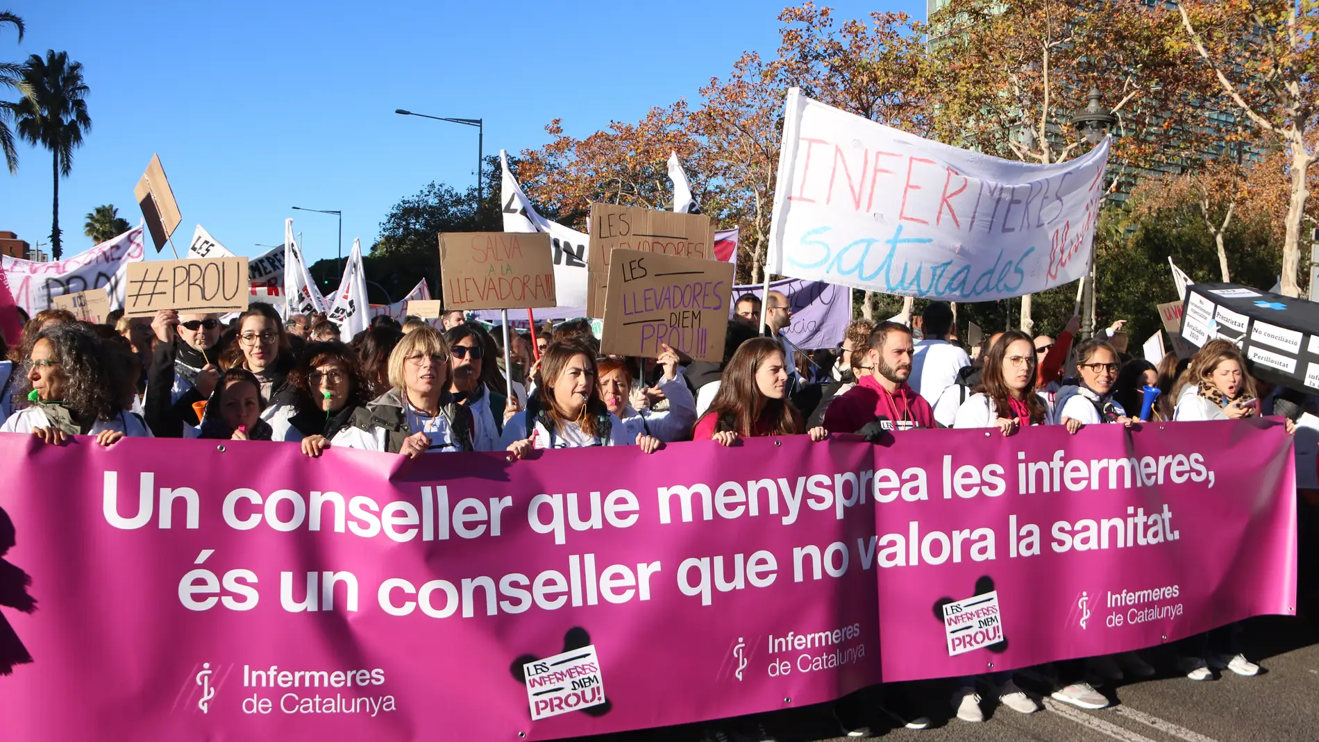 Les infermeres de Catalunya seguim en vaga! 8.000 infermeres sortim als carrers de Barcelona.