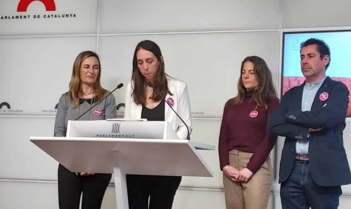 Entreguem 36.000 signatures demanant millores professionals i econòmiques en aquests pressupostos 2024